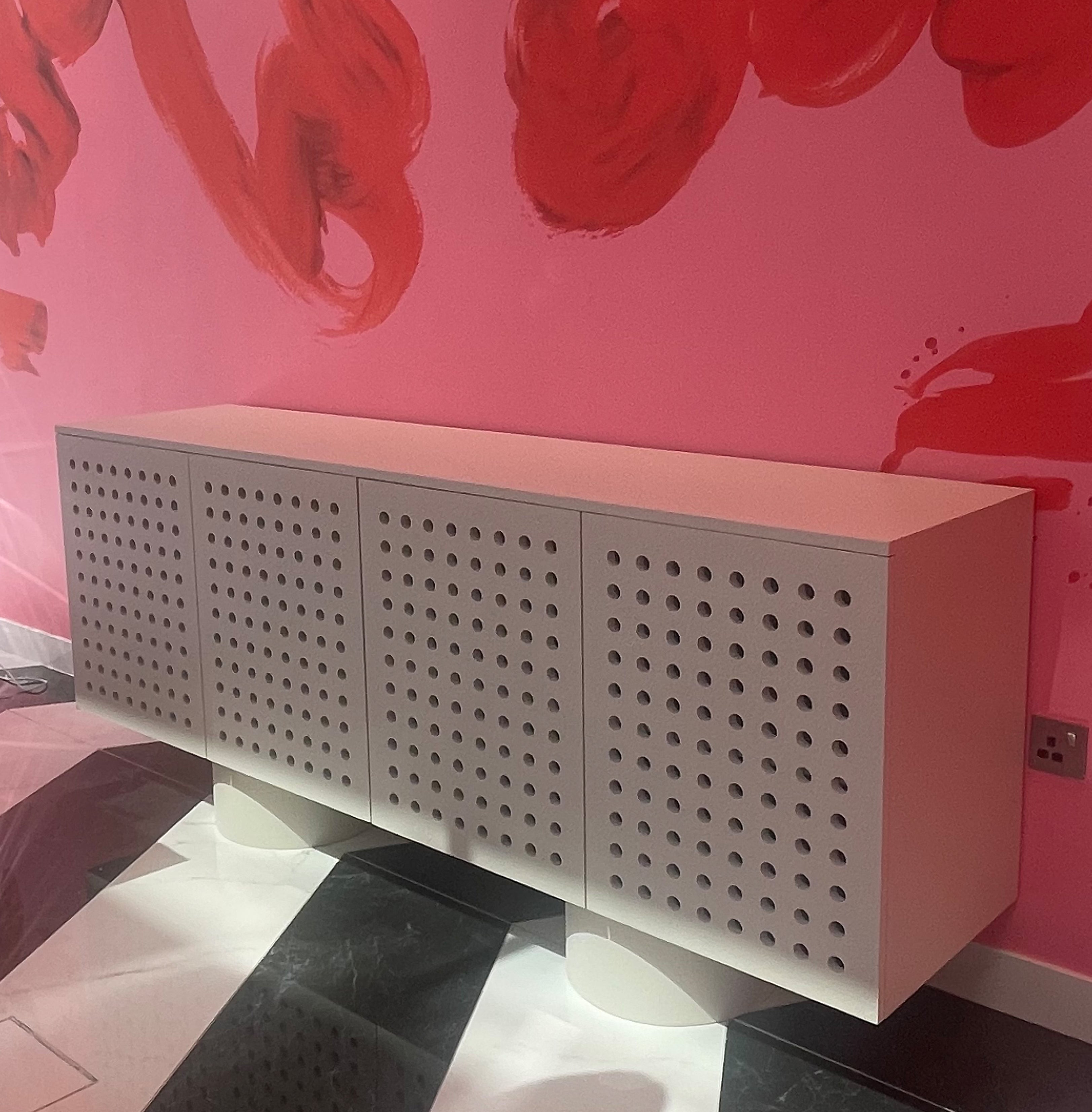 Pory Cabinet